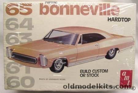 AMT 1/25 1965 Pontiac Bonneville 2 Door Hardtop, 2209 plastic model kit
